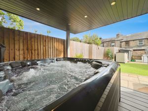 Hot tub area- click for photo gallery